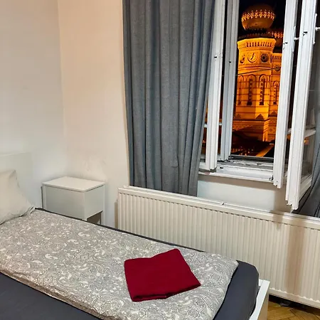 犹太教堂景观公寓 *