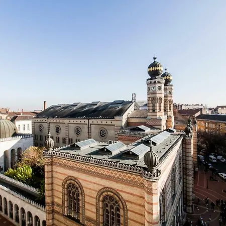 Synagogue View Apartman *