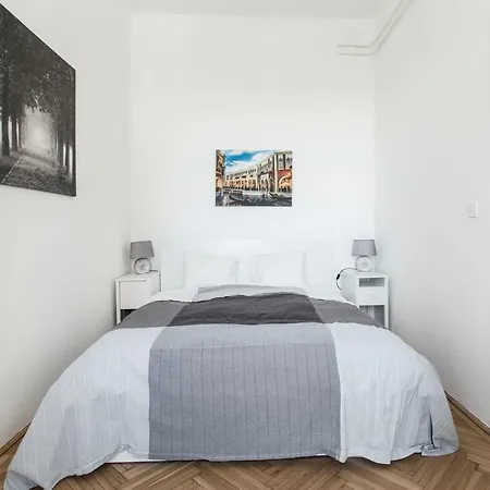 Synagogue View Apartment