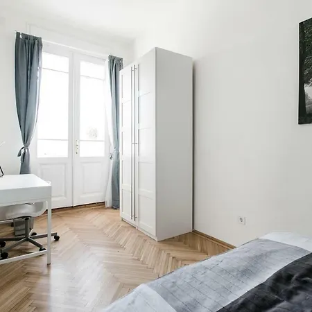 Apartment Synagogue View *