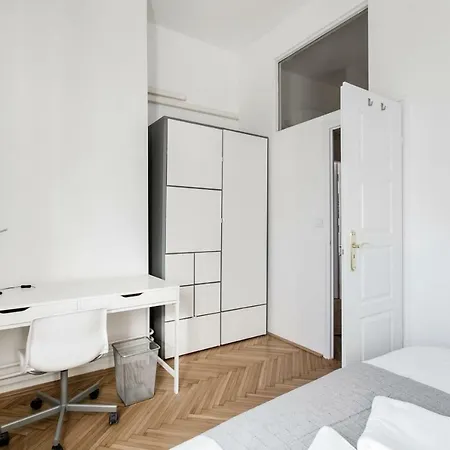 Apartment Synagogue View *