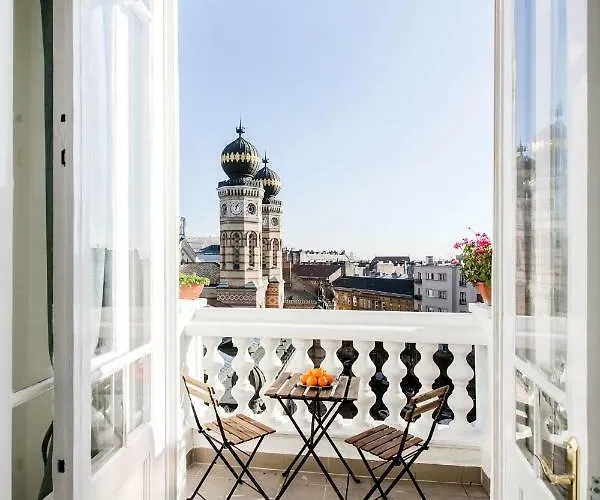 Apartment Synagogue View *