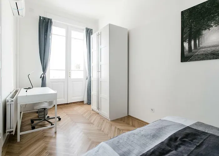 Apartment Synagogue View *