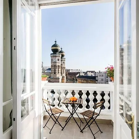 Apartment Synagogue View *