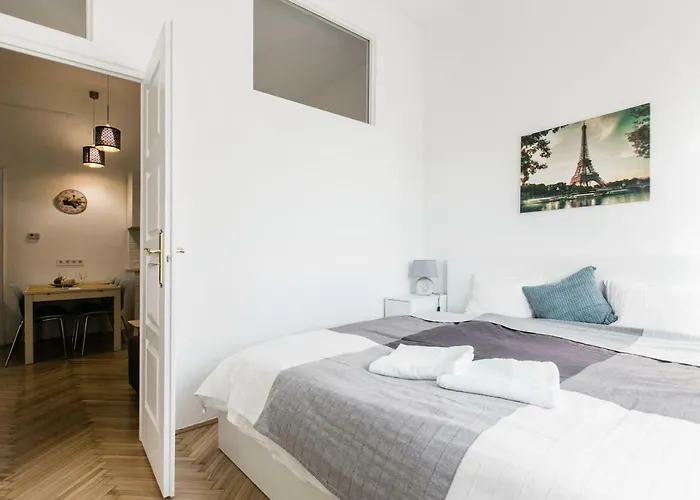 Apartment Synagogue View